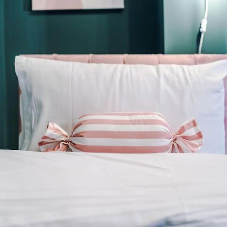 5 Bed Salford Sanctuary Retreat Villa แมนเชสเตอร์ ภายนอก รูปภาพ