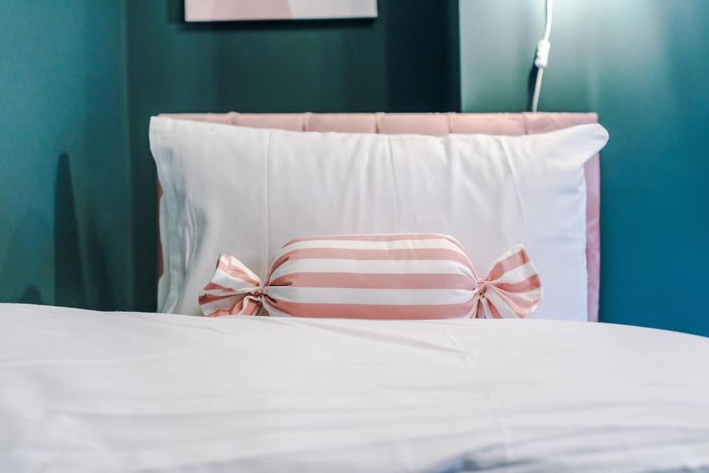 5 Bed Salford Sanctuary Retreat Villa แมนเชสเตอร์ ภายนอก รูปภาพ
