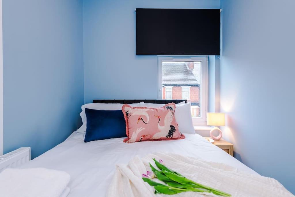 5 Bed Salford Sanctuary Retreat Villa แมนเชสเตอร์ ภายนอก รูปภาพ