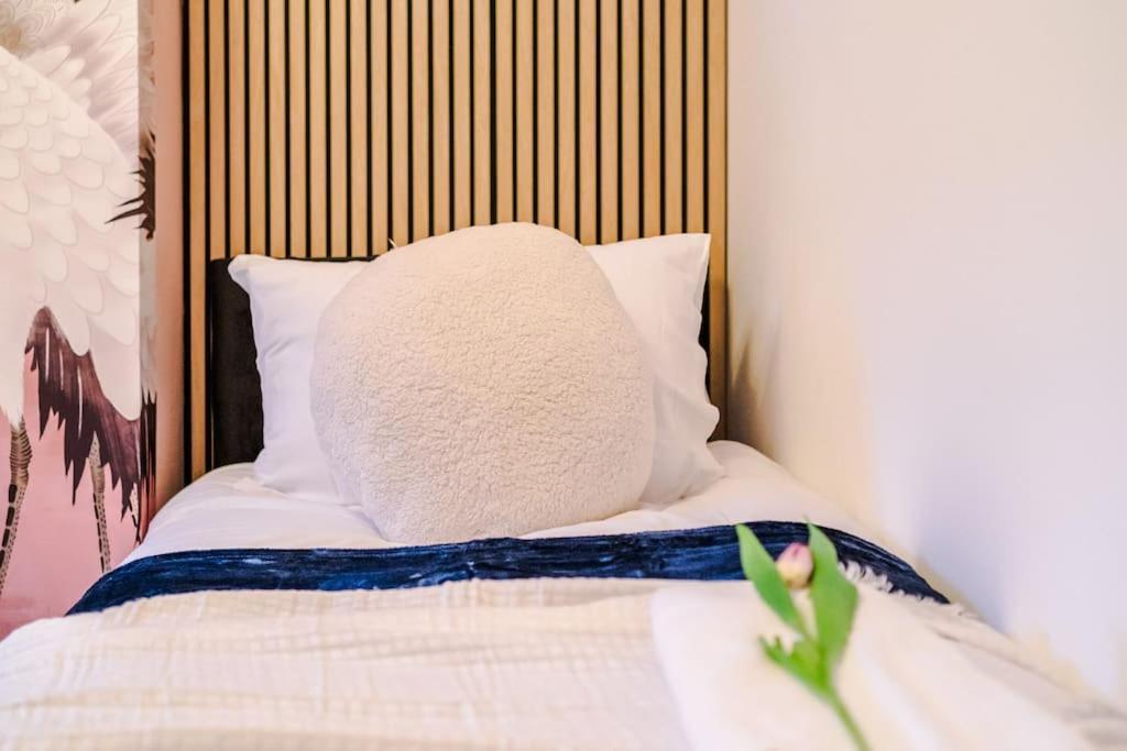5 Bed Salford Sanctuary Retreat Villa แมนเชสเตอร์ ภายนอก รูปภาพ